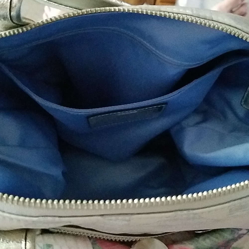 Handbag - Picture 3 of 5